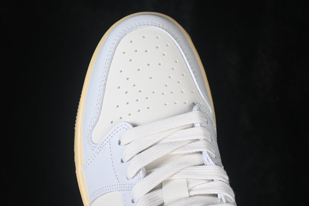 AJ1 Low