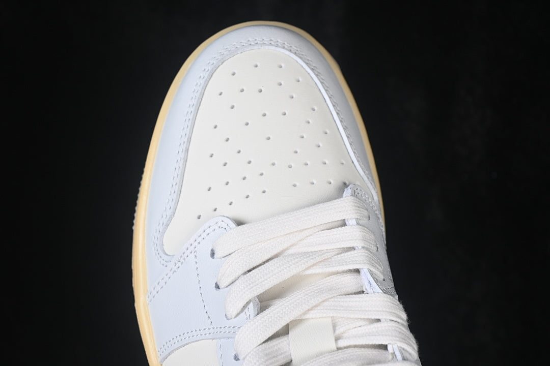 AJ1 Low