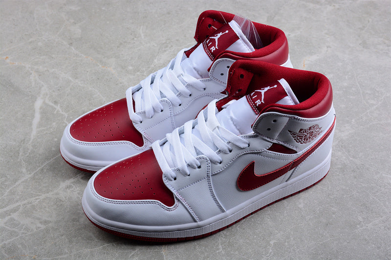 AJ1 Mid