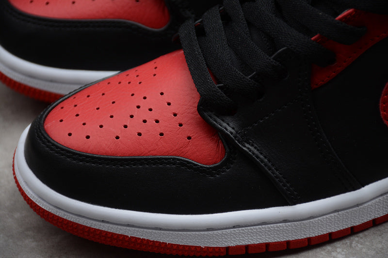 AJ1 Mid