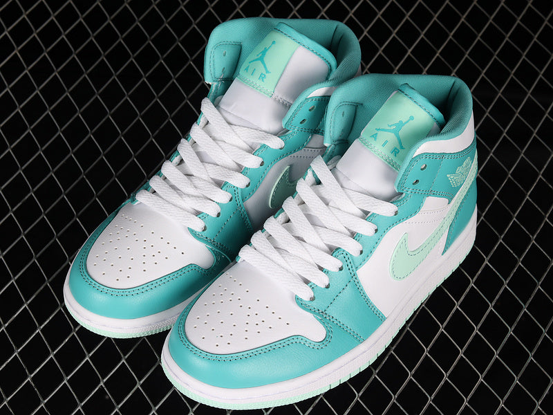 AJ1 Mid