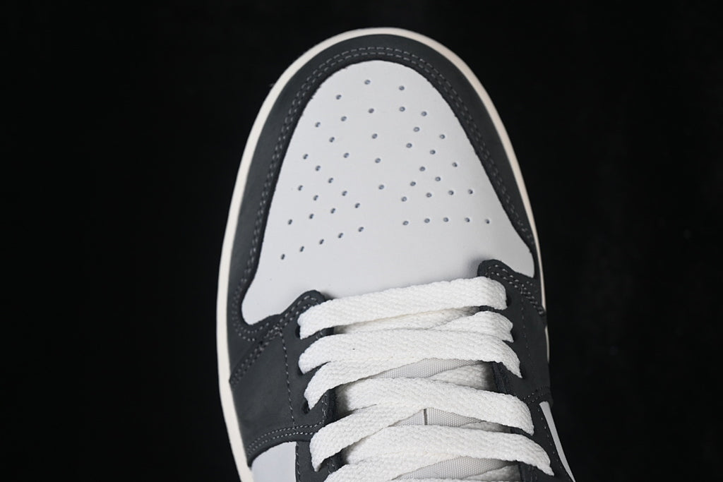 AJ1 Low