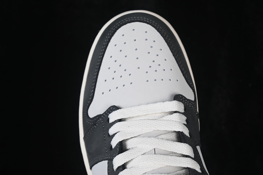 AJ1 Low