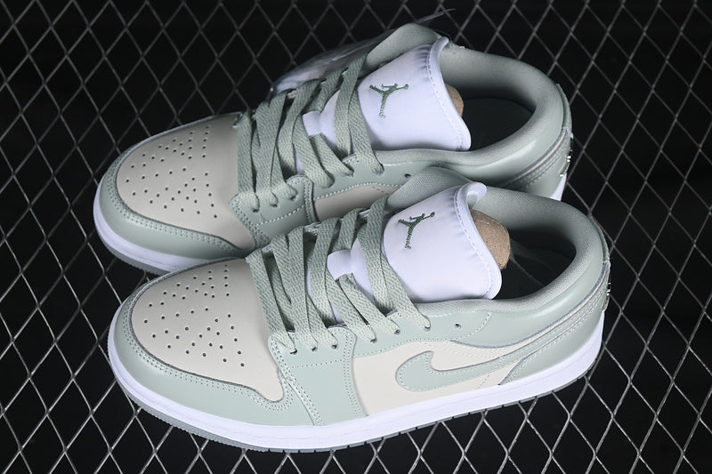 AJ1 Low
