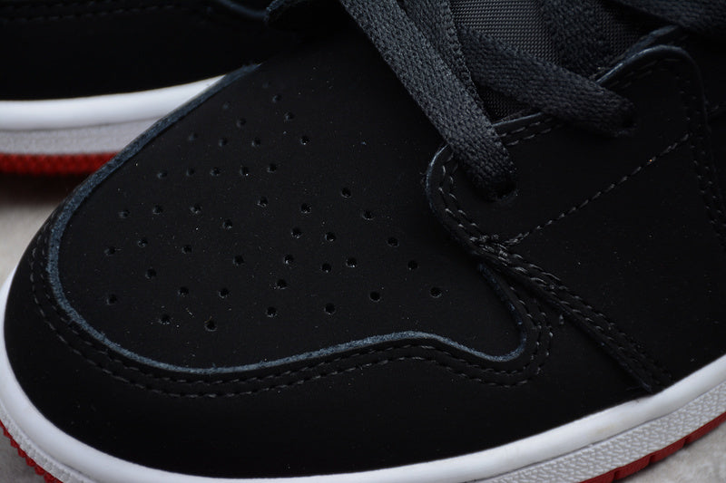 AJ1 Mid