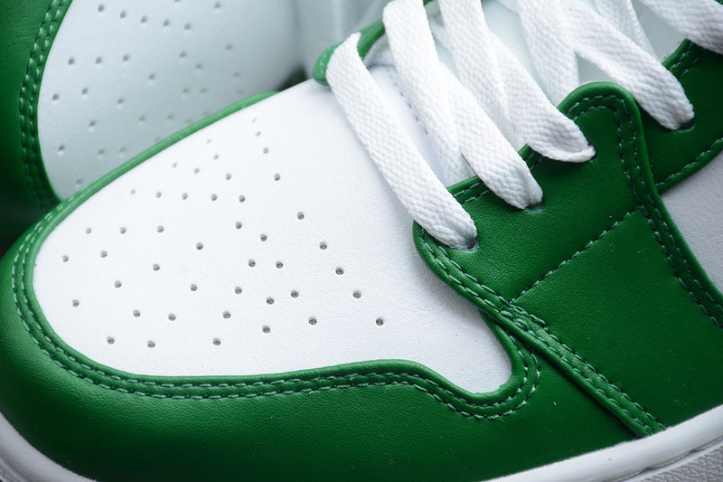 AJ1 Mid