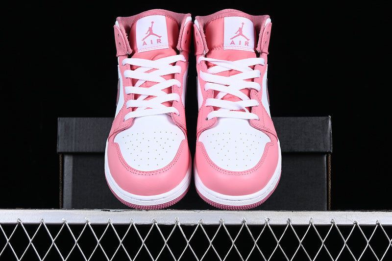 AJ1 Mid
