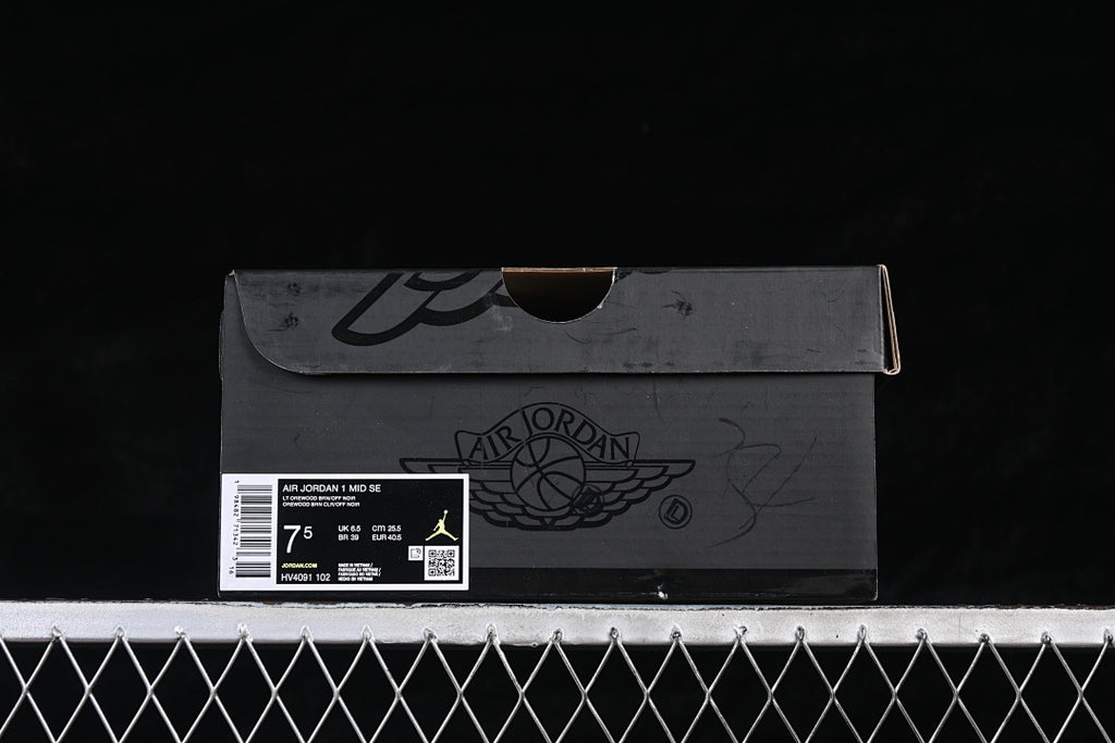 AJ1 Mid