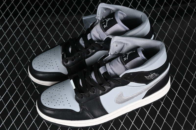 AJ1 Mid