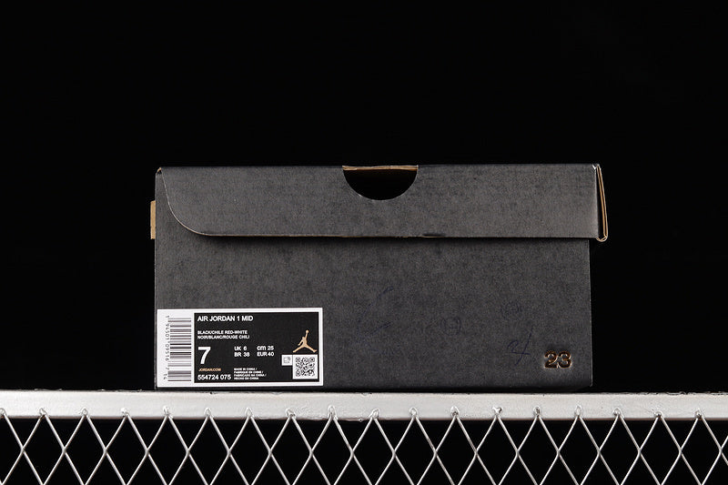 AJ1 Mid