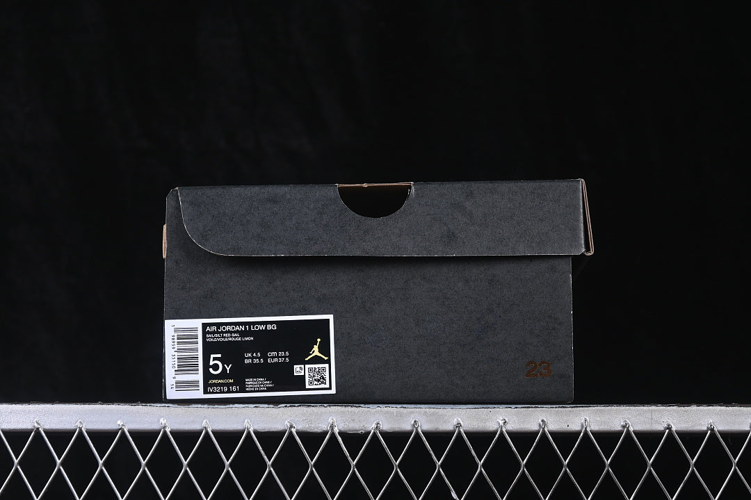 AJ1 Low