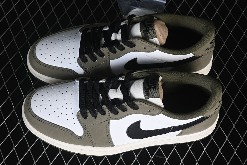 AJ1 Low