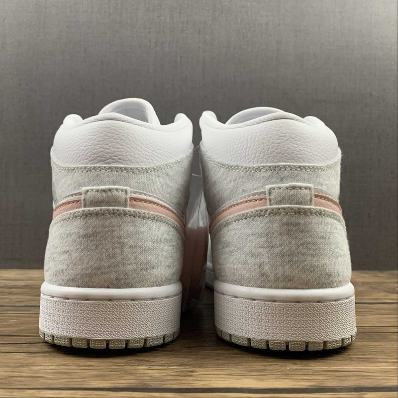 AJ1 Mid