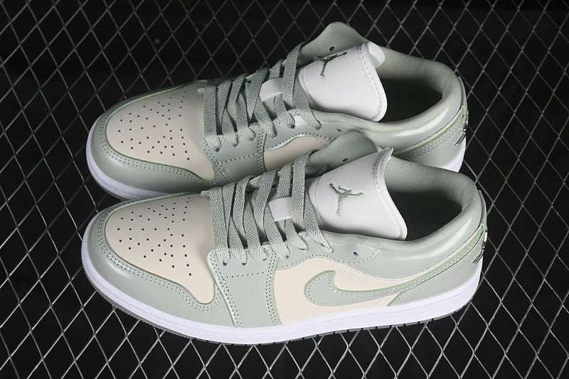 AJ1 Low
