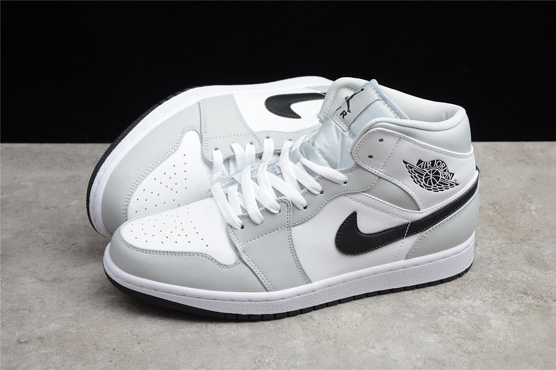 AJ1 Mid