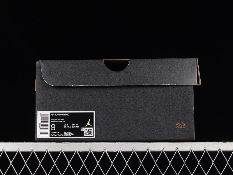 AJ1 Mid