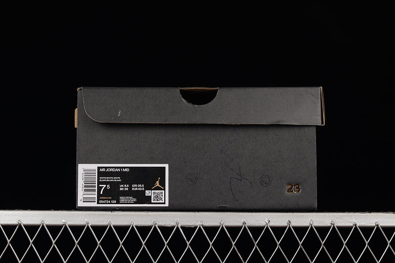 AJ1 Mid