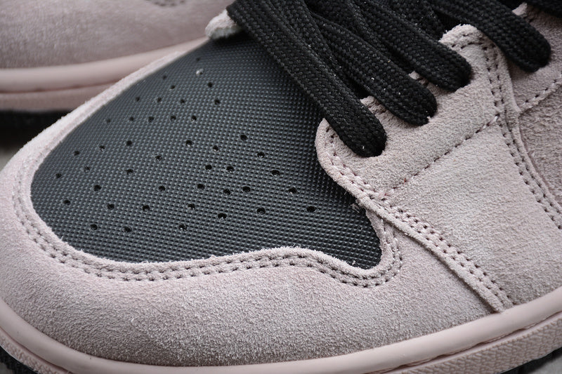 AJ1 Mid