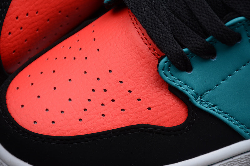 AJ1 Mid