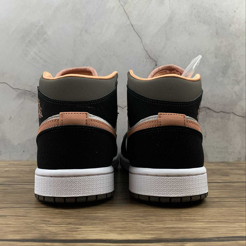 AJ1 Mid