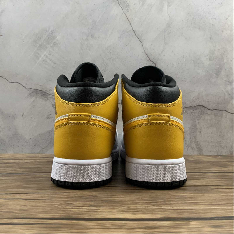 AJ1 Mid