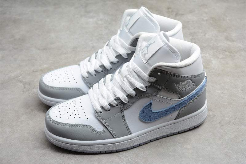 AJ1 Mid