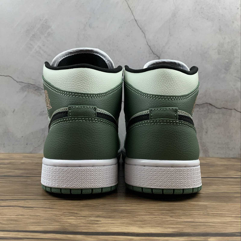 AJ1 Mid