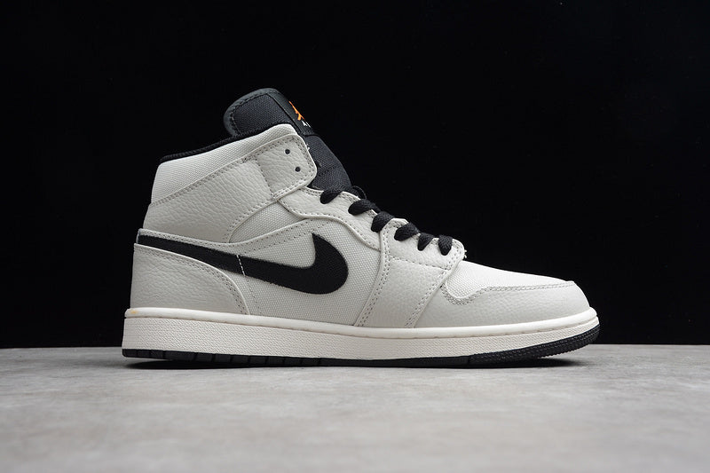AJ1 Mid