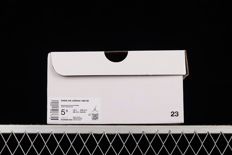 AJ1 Mid