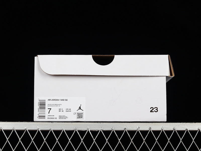 AJ1 Mid