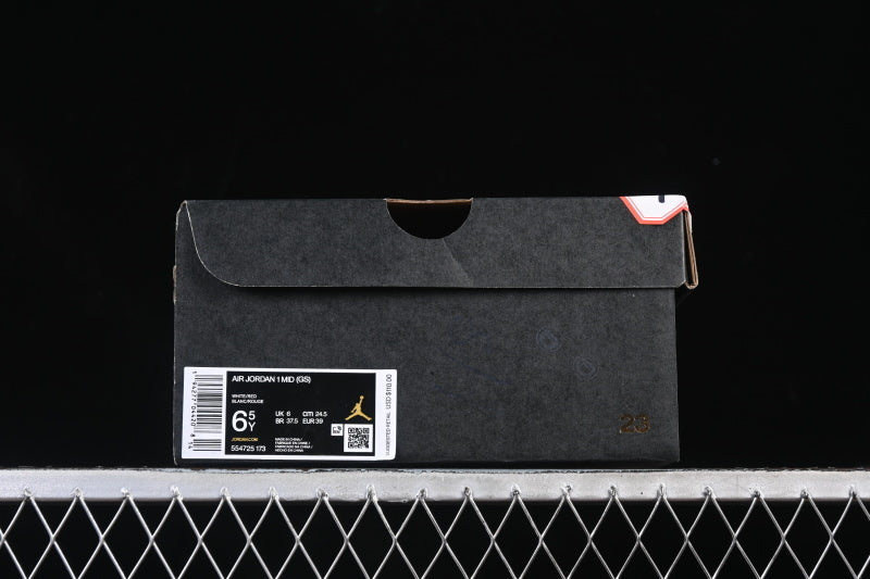 AJ1 Mid