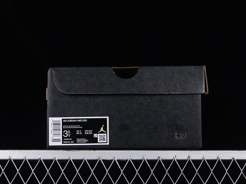 AJ1 Mid