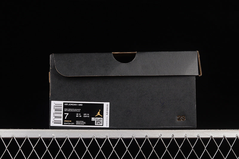 AJ1 Mid