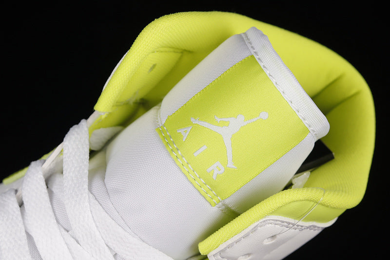 AJ1 Mid