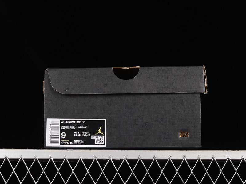 AJ1 Mid