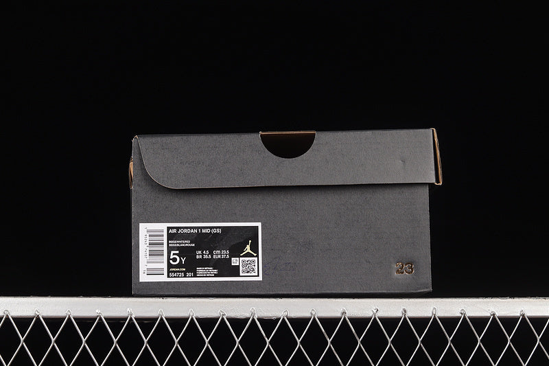 AJ1 Mid