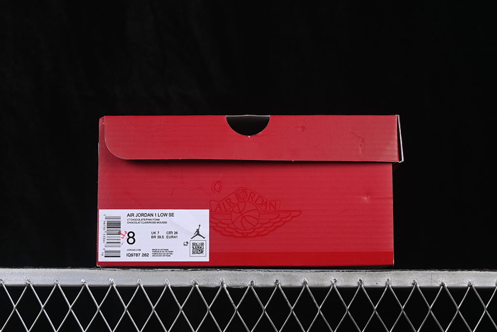 AJ1 Low