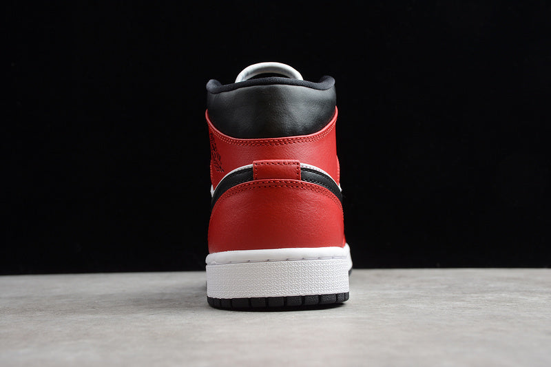 AJ1 Mid