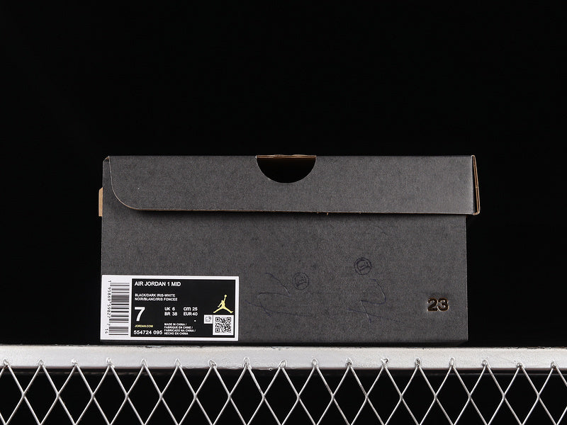 AJ1 Mid