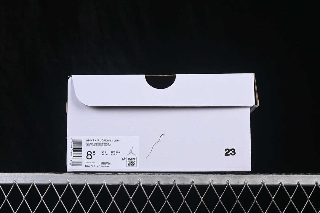 AJ1 Low