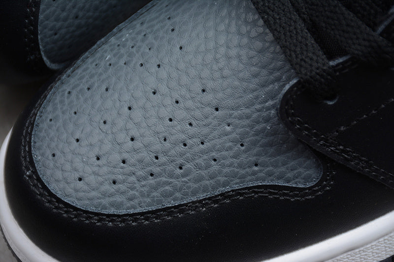 AJ1 Mid