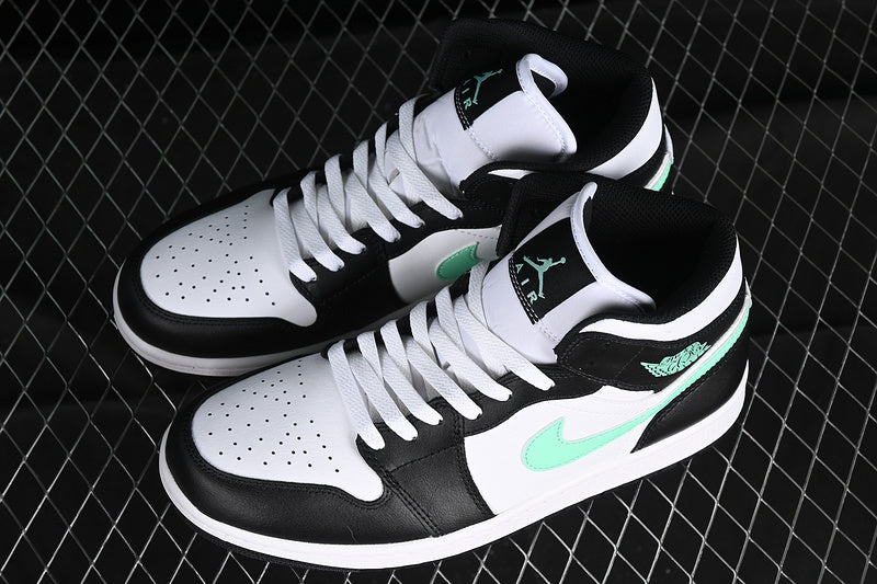 AJ1 Mid