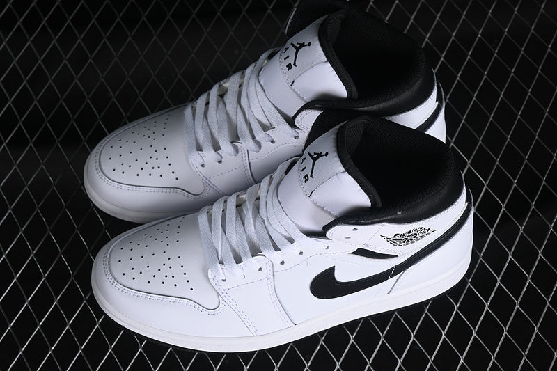 AJ1 Mid