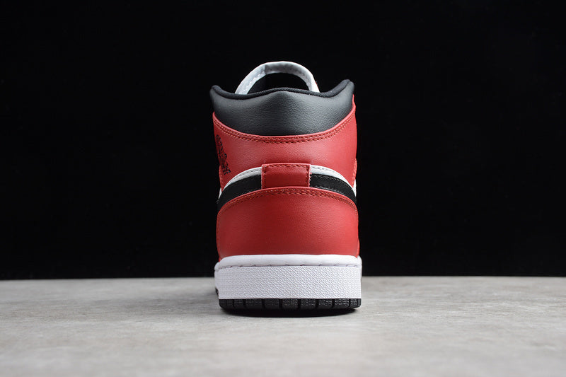 AJ1 Mid