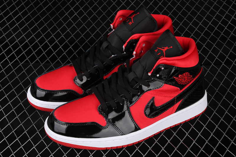 AJ1 Mid