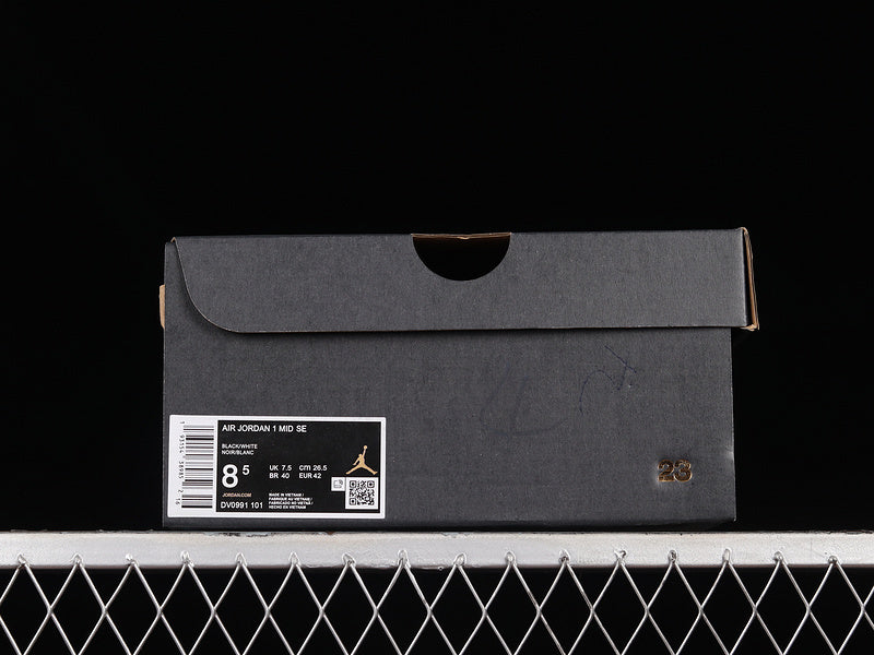AJ1 Mid