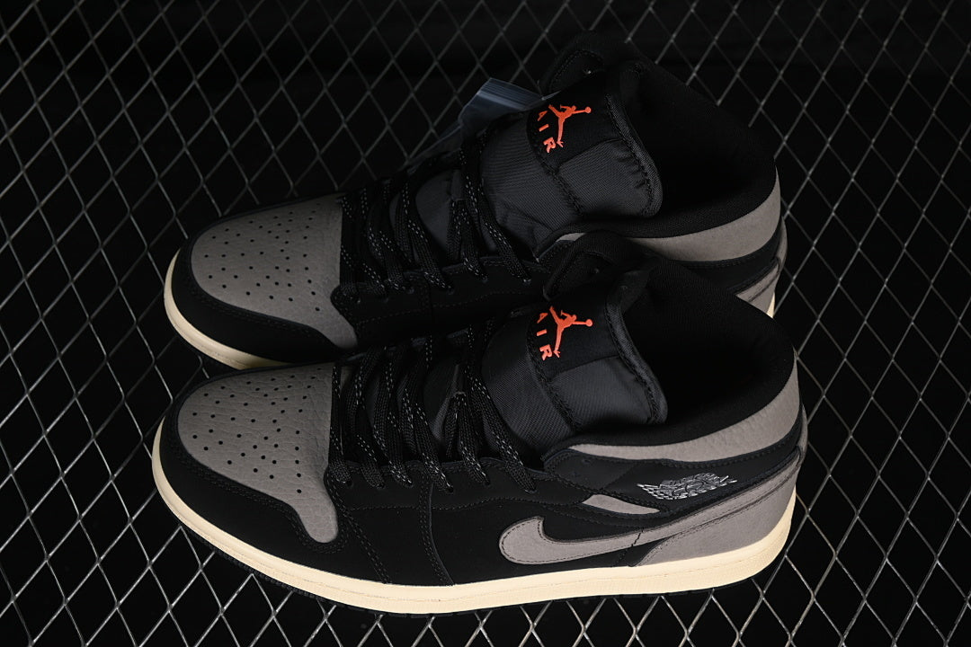 AJ1 Mid