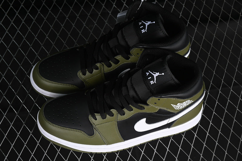 AJ1 Mid