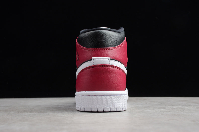 AJ1 Mid