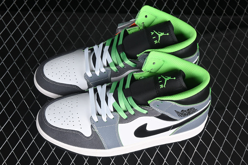 AJ1 Mid